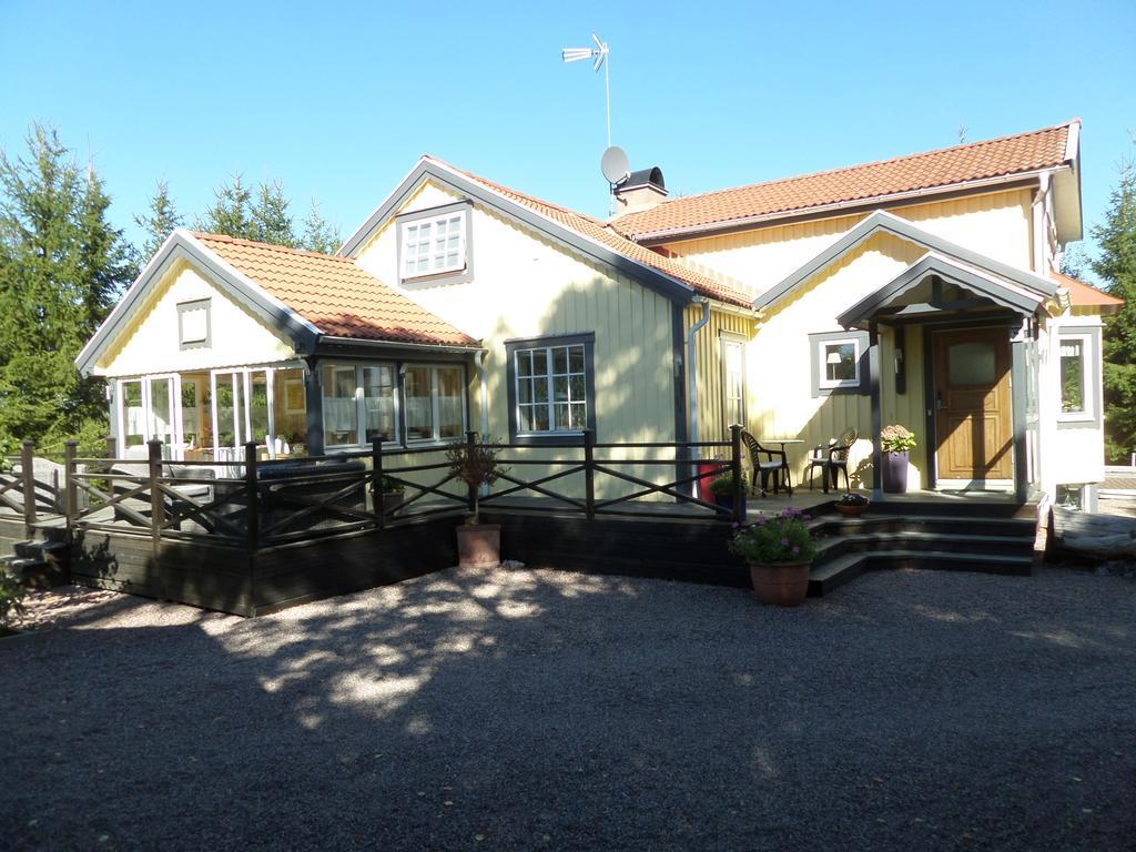 Skogis Bed & Breakfast Katrineholm Exterior photo