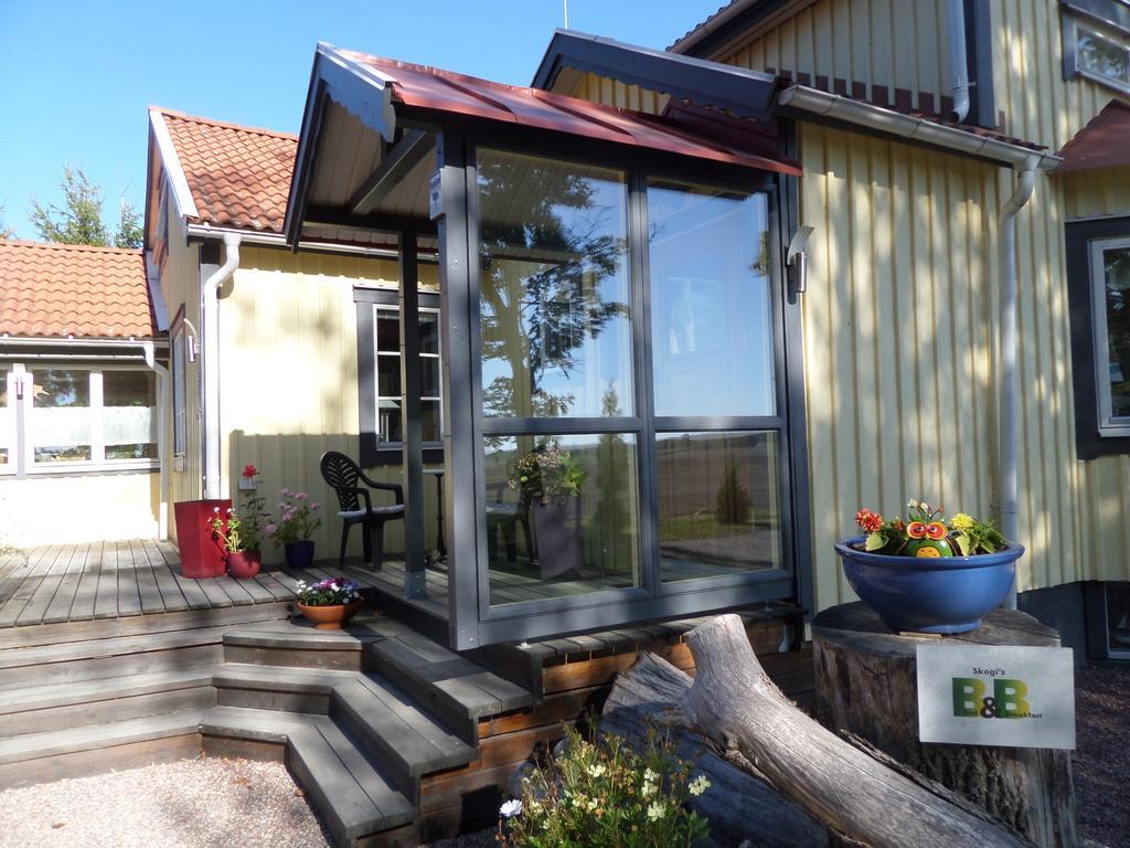 Skogis Bed & Breakfast Katrineholm Exterior photo